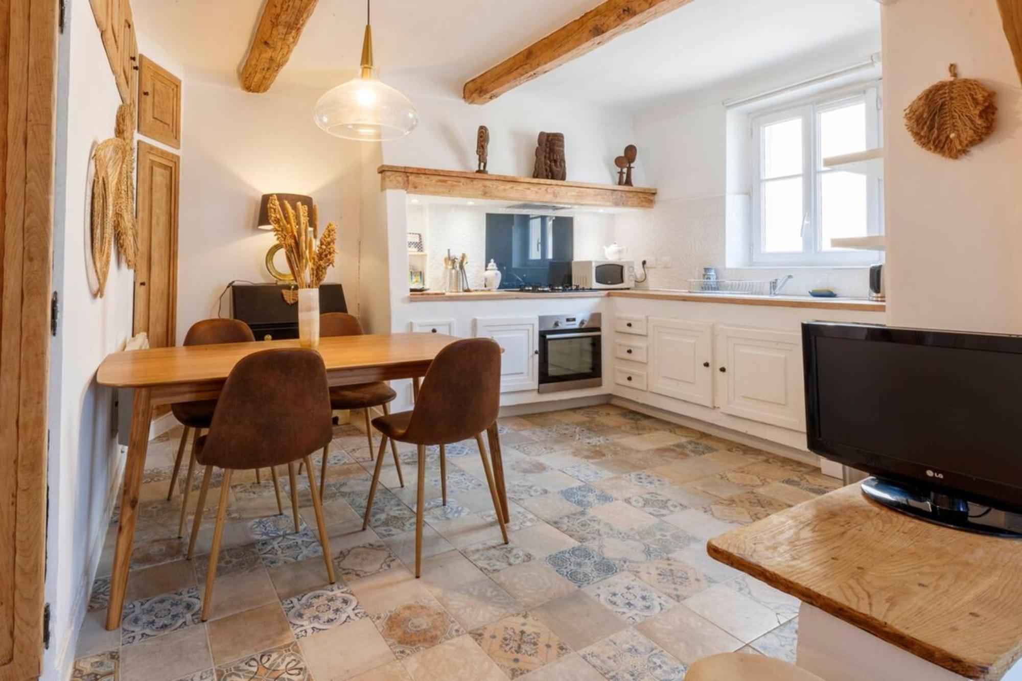 06m - Old Beautiful Duplex Terrace With Sea View Apartment