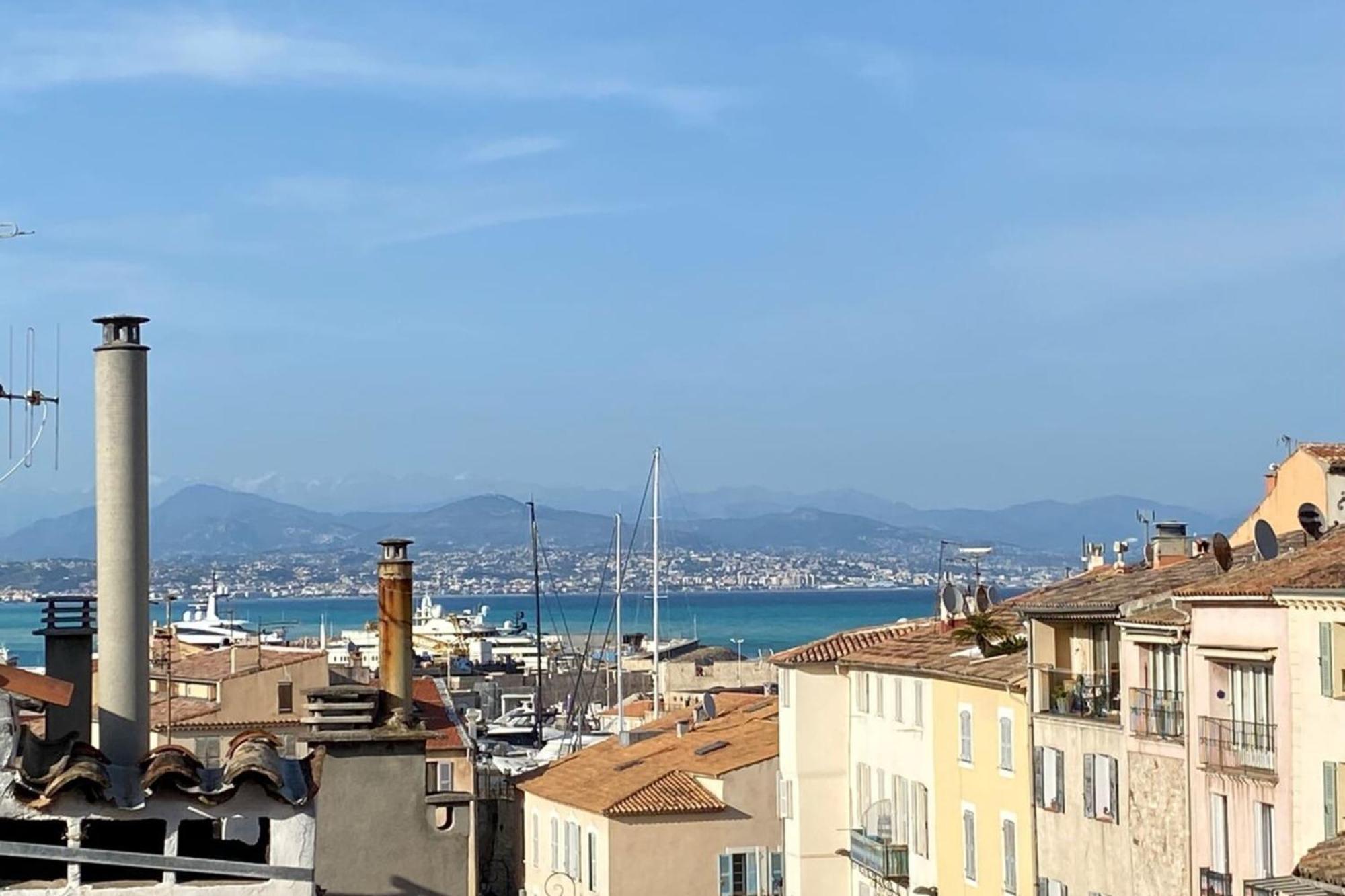 06m - Old Beautiful Duplex Terrace With Sea View Antibes