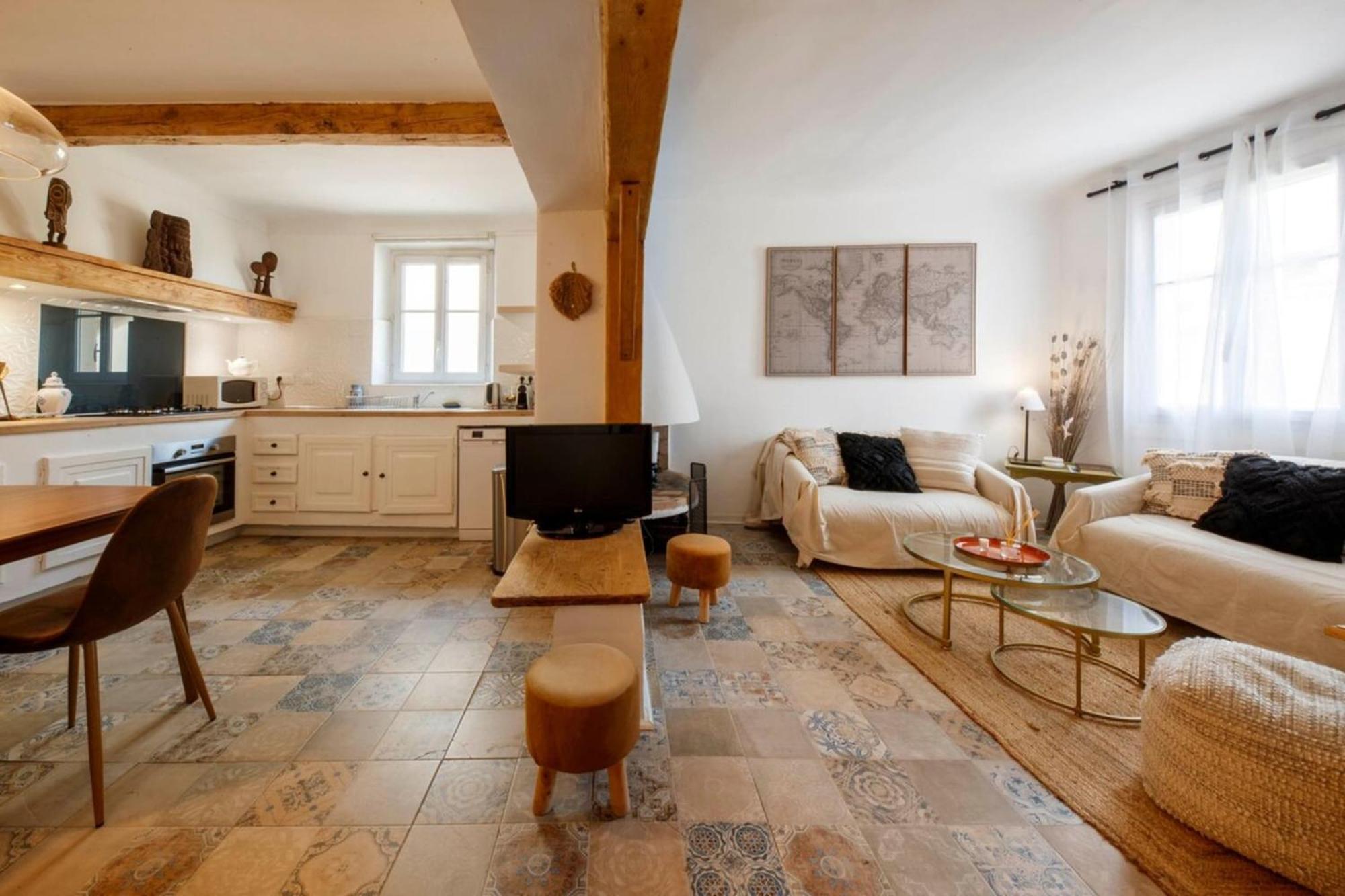 06m - Old Beautiful Duplex Terrace With Sea View Apartment